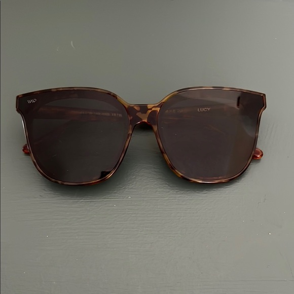 Tortoise Shell Sunglasses - Picture 1 of 2